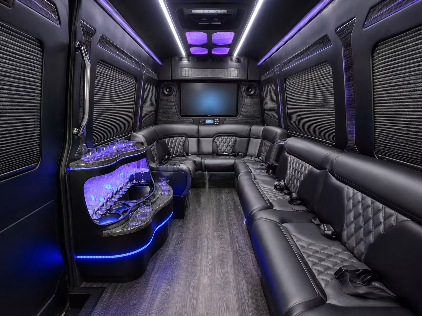 alameda bus rentals for team building events and company outings